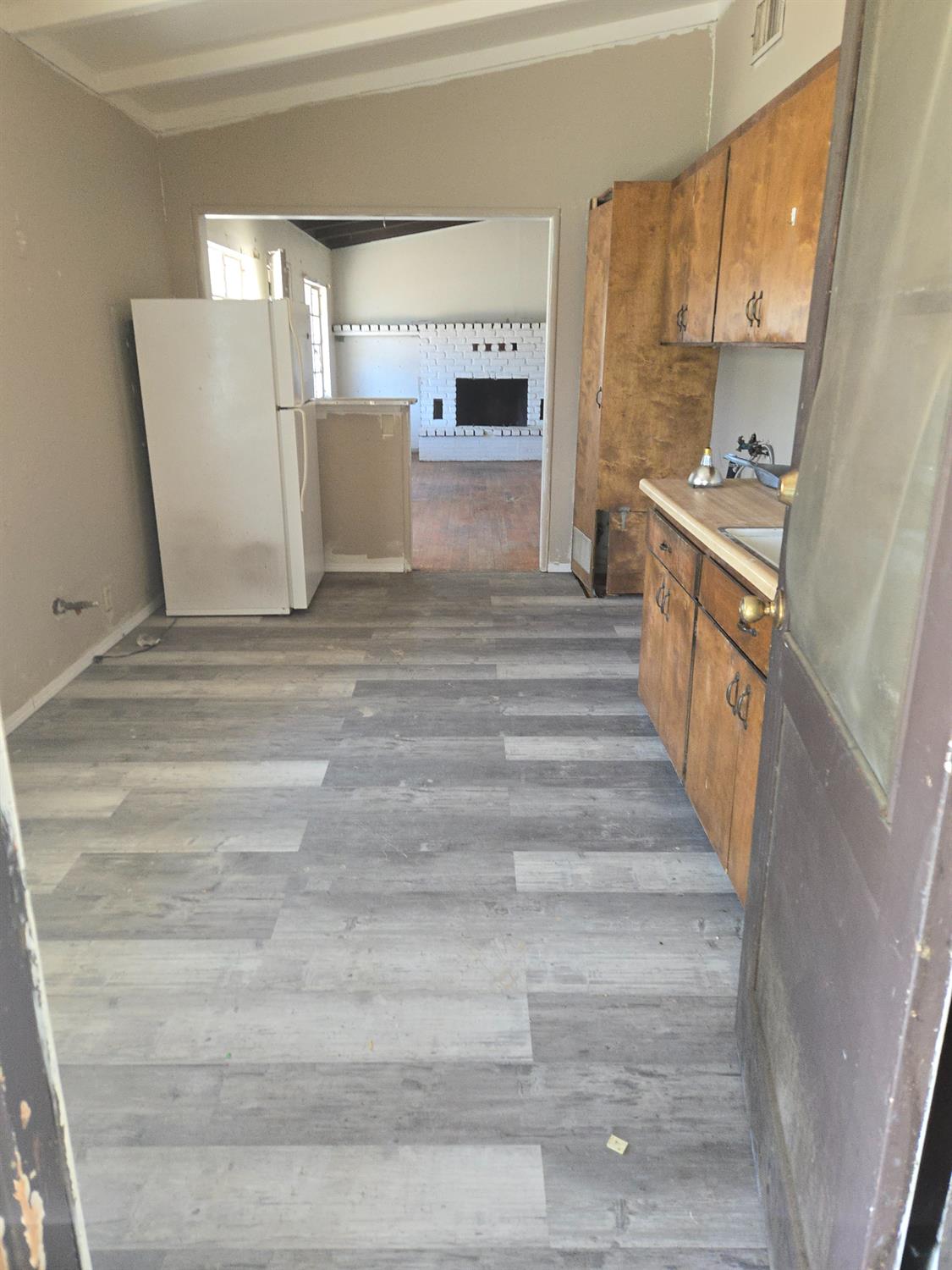 2003 E Buckingham Way, Fresno, CA 93726