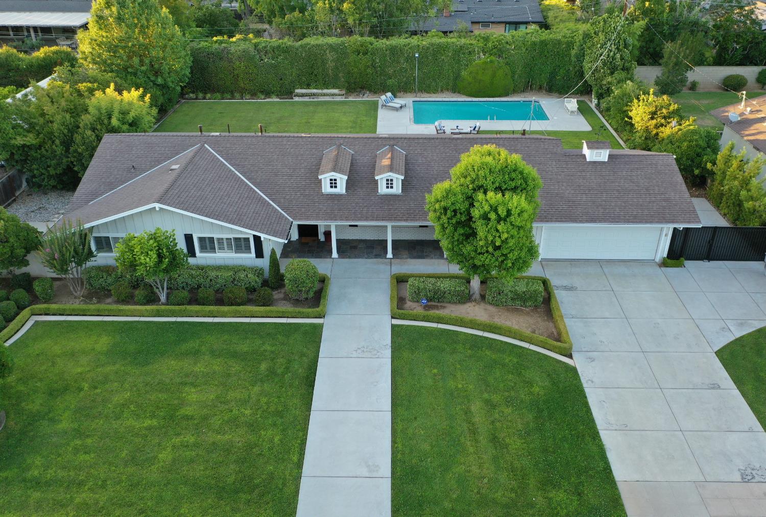 2530 W Dovewood Ln